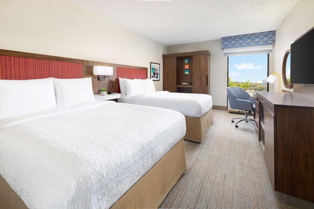 Hampton Inn Long Island/Islandia Eksteriør bilde