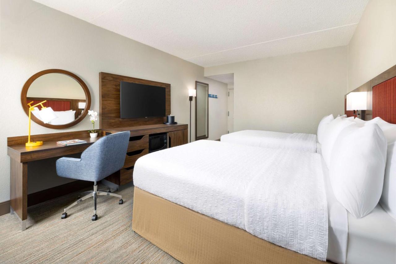 Hampton Inn Long Island/Islandia Eksteriør bilde